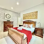 Laila Summer Escape By Gt House *